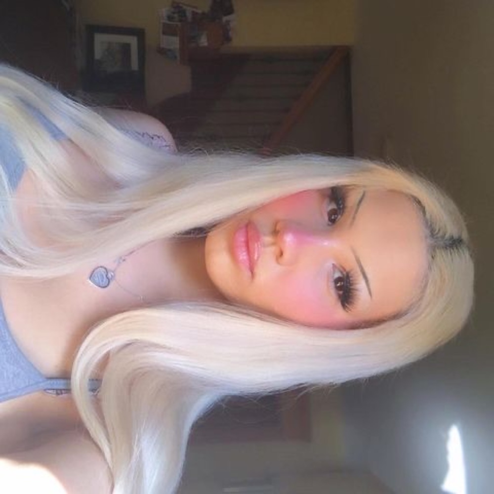 Meet your Posher, Olivia